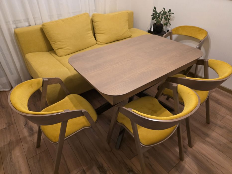 Комплект кухненска маса с 4 бр. столове