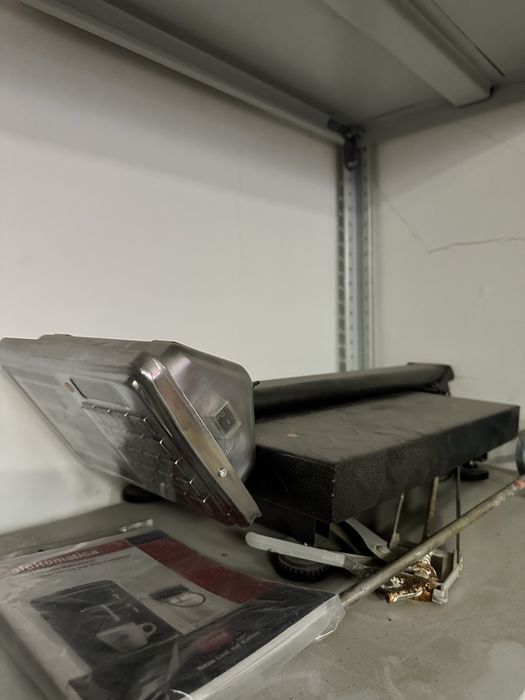 Продаются торговые электронные весы