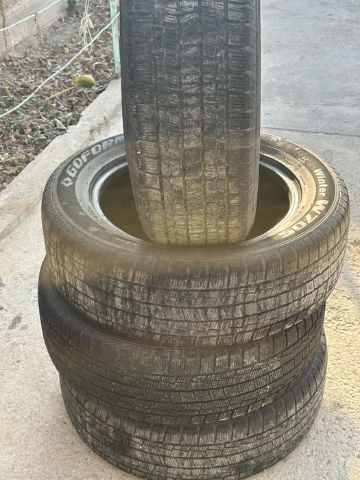Зимные шины 235/60R18
