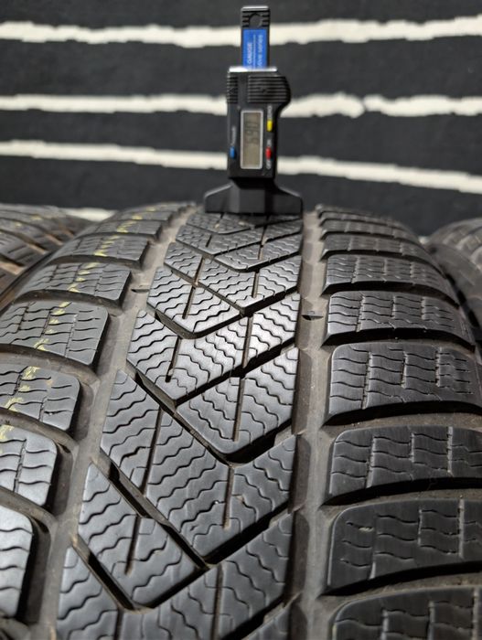 235/45R18  Pirelli iarna 6mm stare foarte buna