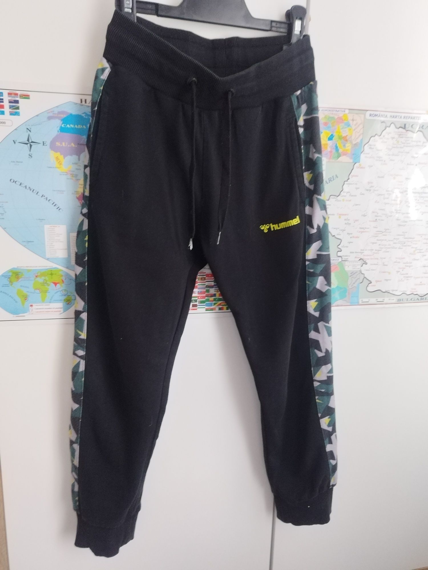 Pantaloni de trening Hummel și Puma 128