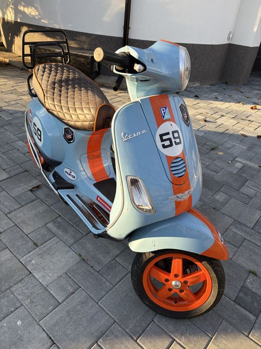 Scuter Vespa Gulf Edition