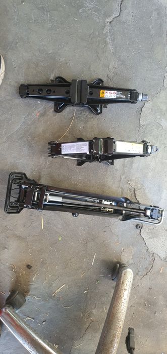 Крикове за кола нови Q5