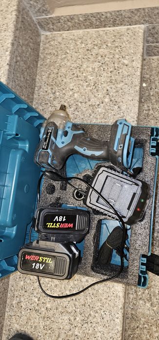 Винтоверт Бош и ударен гайковерт.