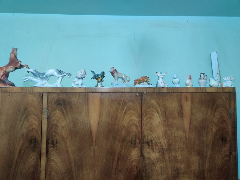 Vând bibelouri diferite modele și mărimi