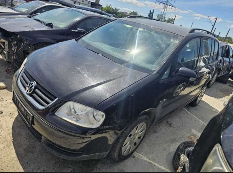 Capota/Bara/Usi/Oglinzi/Dezmembrez/Haion/Trager/Aripi/ VW Touran