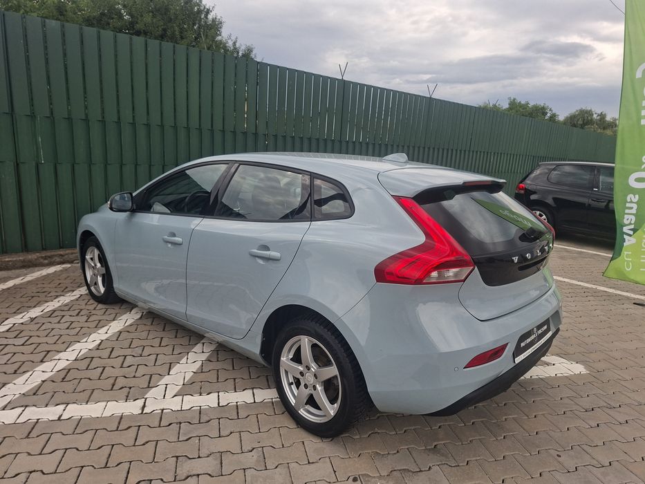 Volvo V40 2.0D 122CP Kinetic