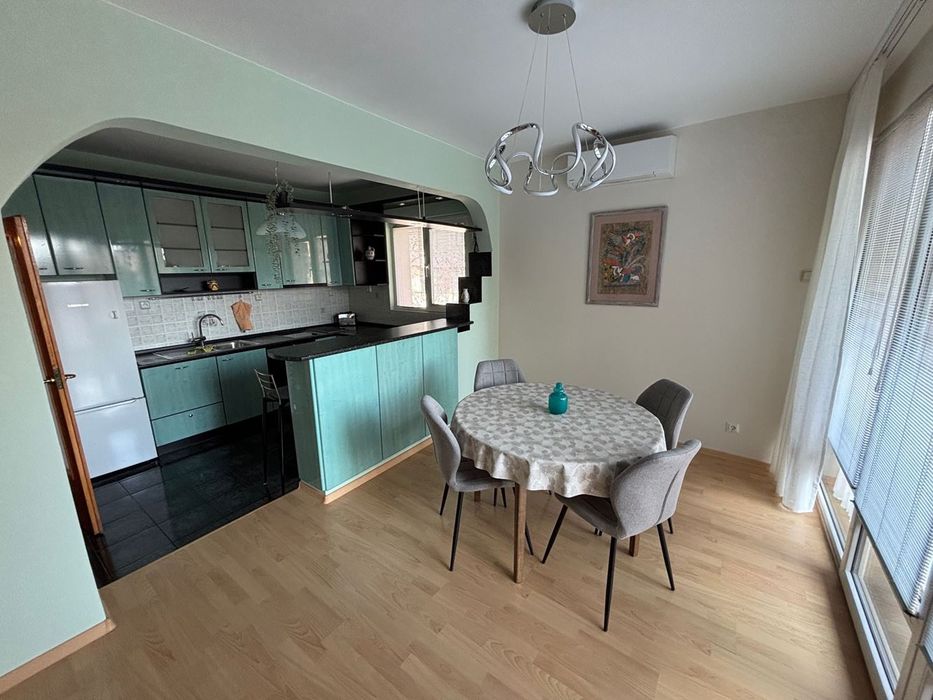 Дава се под наем Тристаен апартамент в София, Стрелбище - 110 кв.м за 830 € - Снимка #8