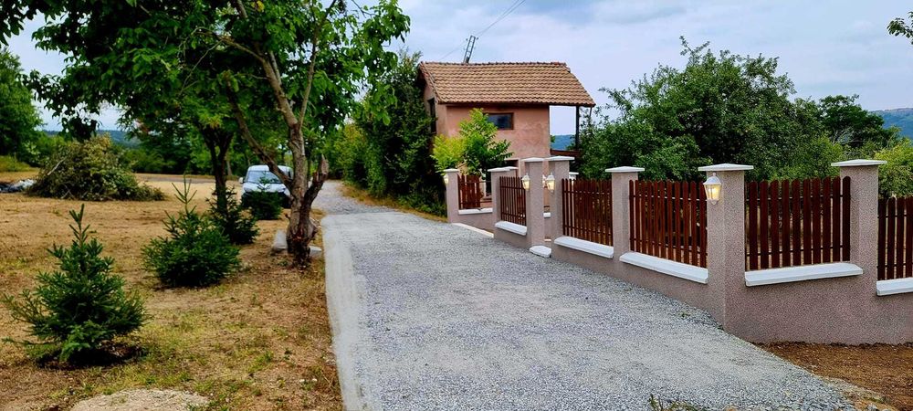 Продавам парцел на Арбанашко бърдо 500 кв.м. на 250-300 м с.Арбанаси