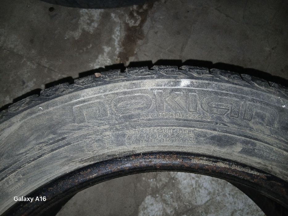 Автошина зимняя с шипами размер 205×55×16