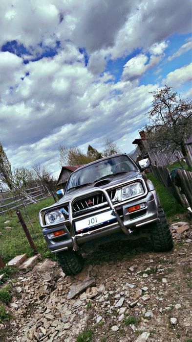 Vând Jeep L200 – An 1998, motor 2.5L, stare excelentă!