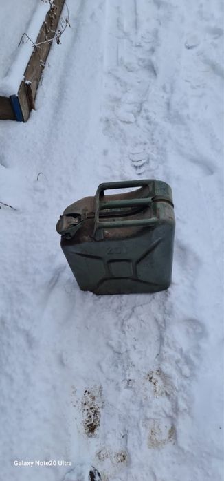 Канистра для бензина 2 штуки