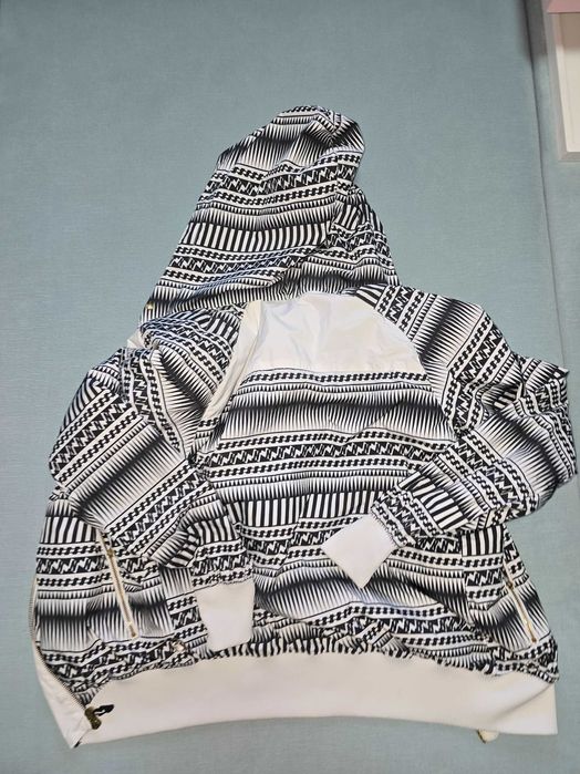 Дамско спортно яке Nike - размер S