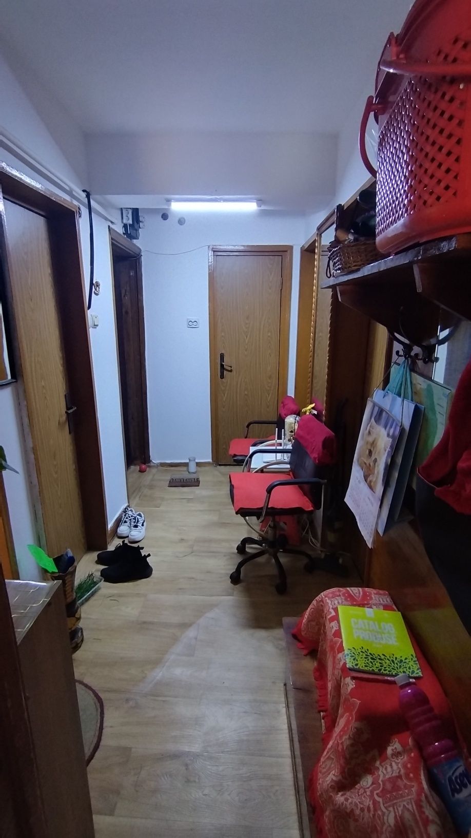 Vând apartament 4 camere Plopilor