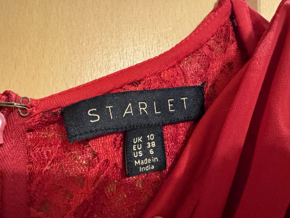 Rochie lunga eleganta rosie bust dantela cu margelute marime 38