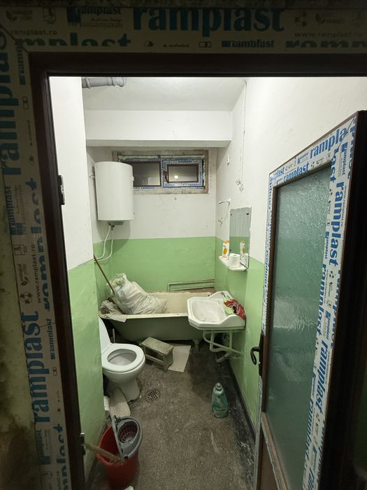 Vand apartament 3 camere