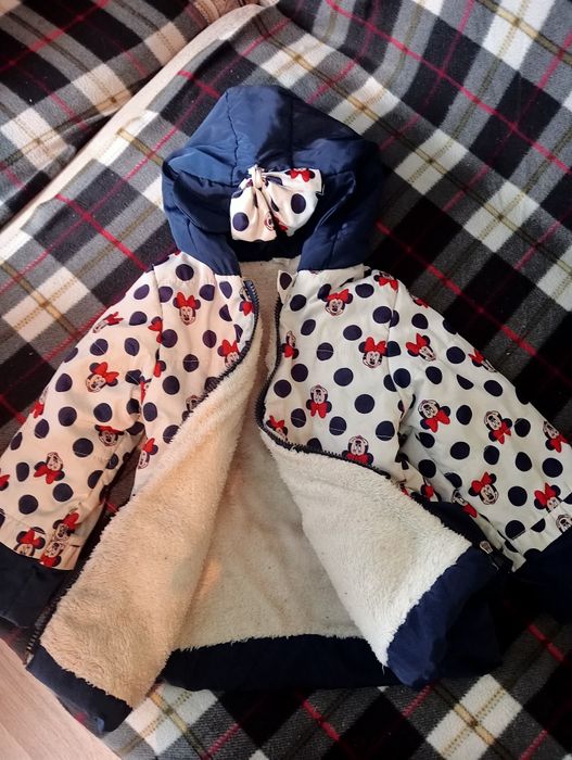 Продам куртку на девочку