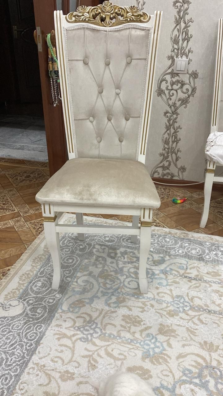 Стулья для гостиной 6 штук