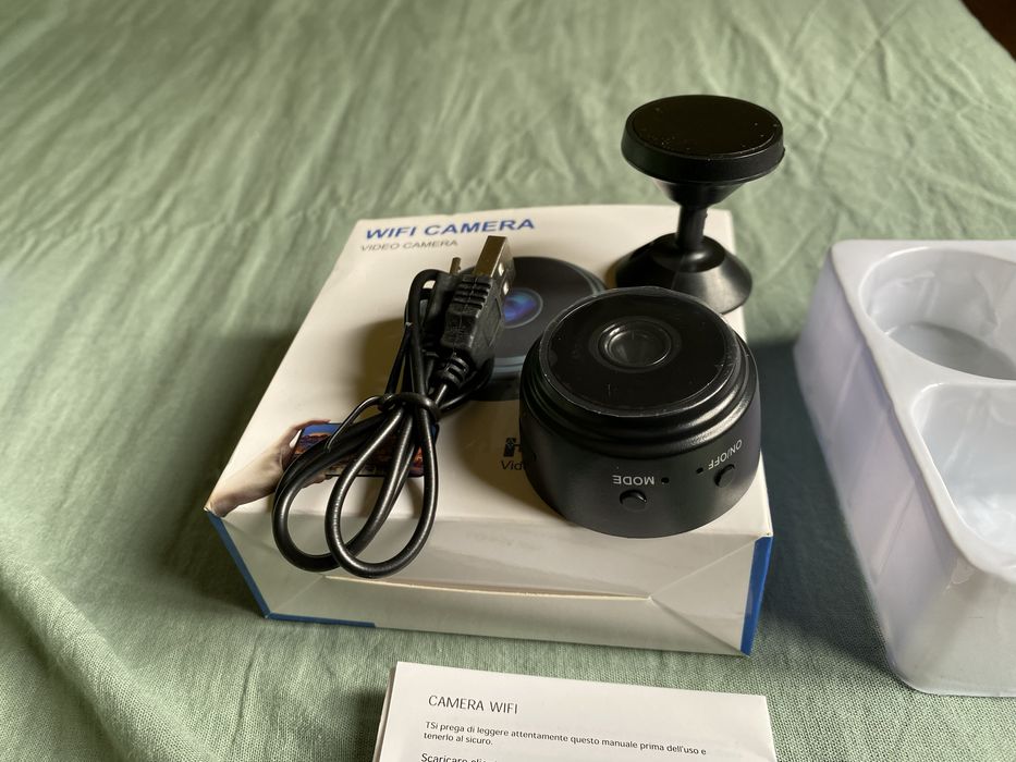 Camera wifi mini cu acumulator incorporat