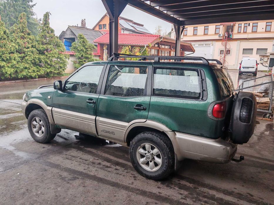 VAND NISSAN off road