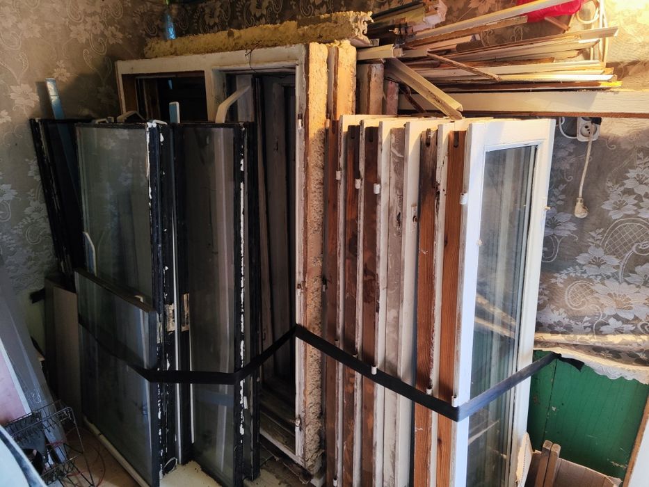 Продам оконные  рамы со стеклопакетом