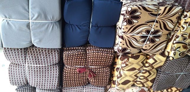 Perna scaun 30x30. Gradina, acasa, birou, biserica. 130 lei/25 buc.