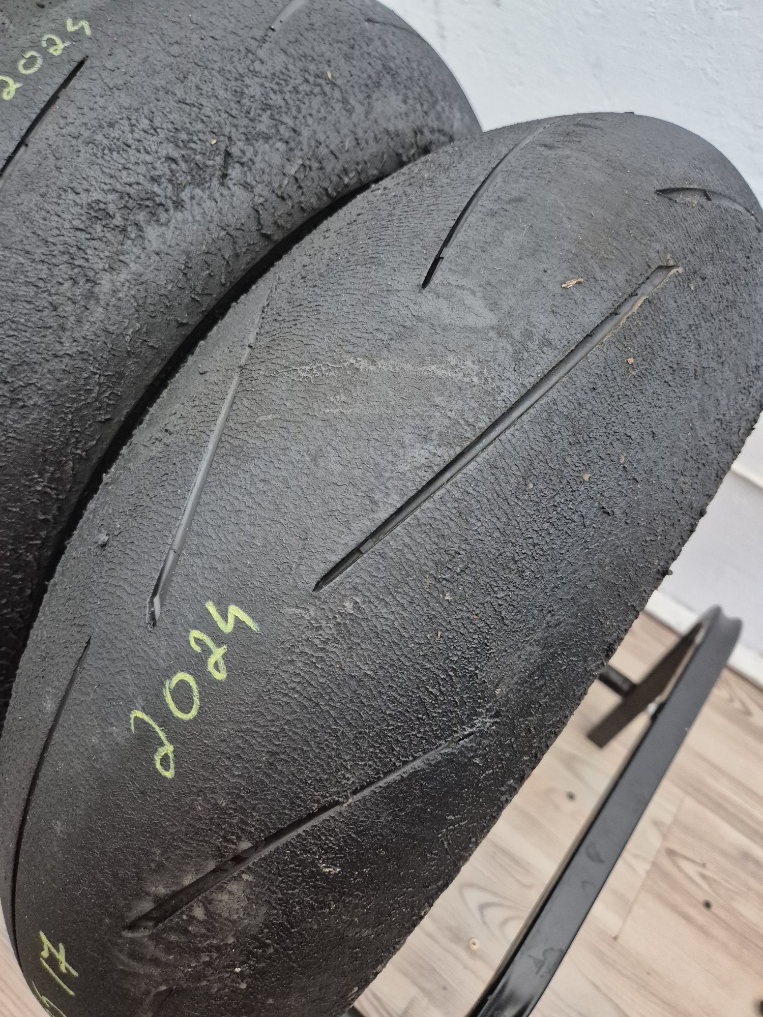 Anvelopa moto semislick circuit 200 55 17 Metzeler ractec dot 2024 Met