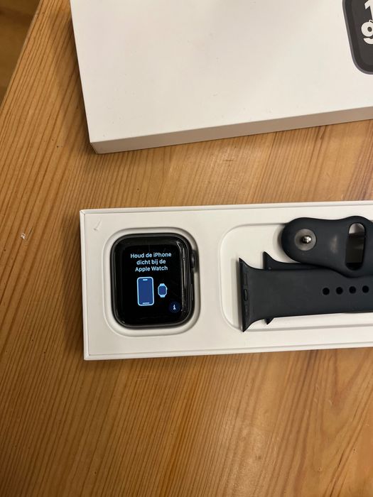 Apple Watch SE 44mm