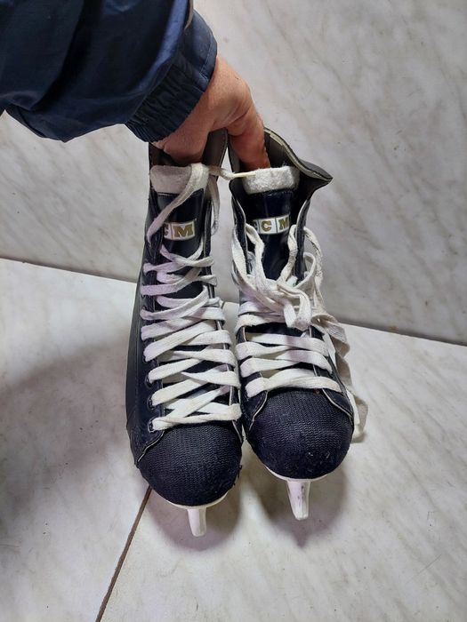 Patine 813 hochei hochey CCM Champion marime 38 ( 24,5 cm)