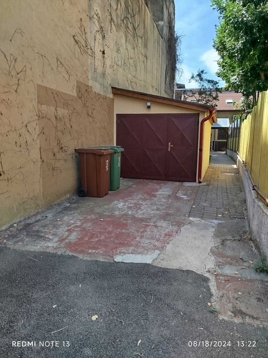 Parcare /depozitare motocicleta ,scuter, bicicleta etc in garaj