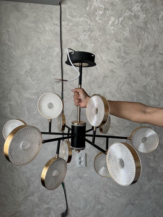 Люстра сотилади срочно