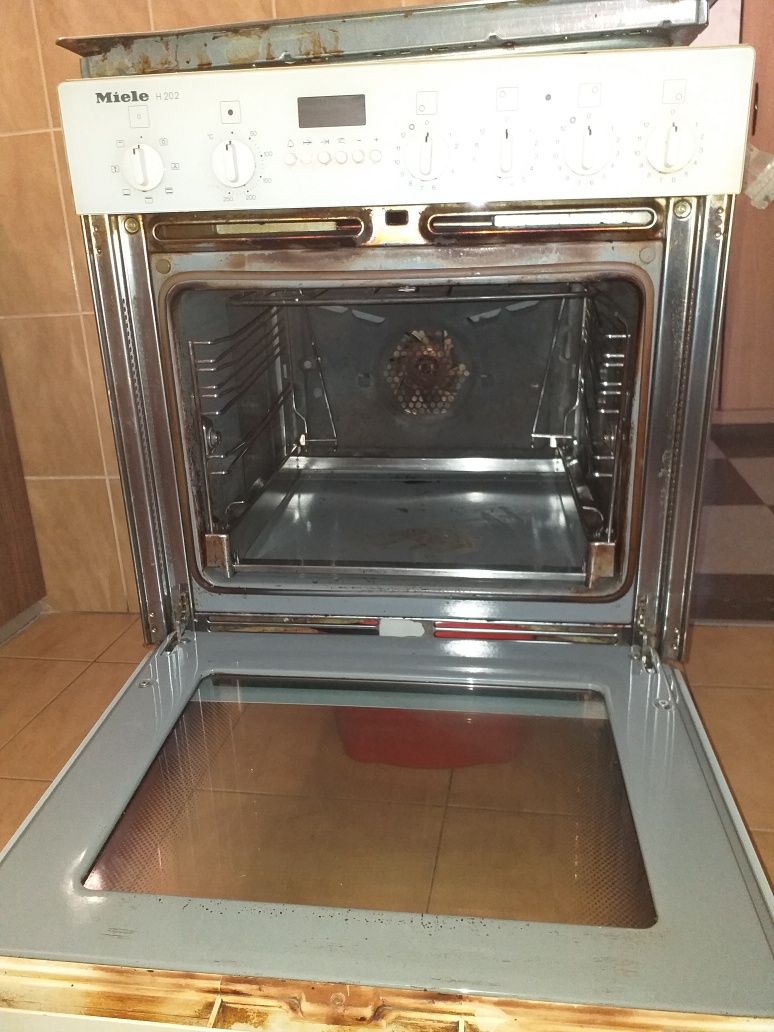 Печка Miele с керамичен  котлон