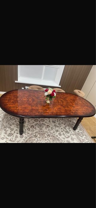 Стол на 12 человек