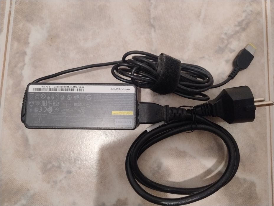 Оригнално зарядно Леново 65w