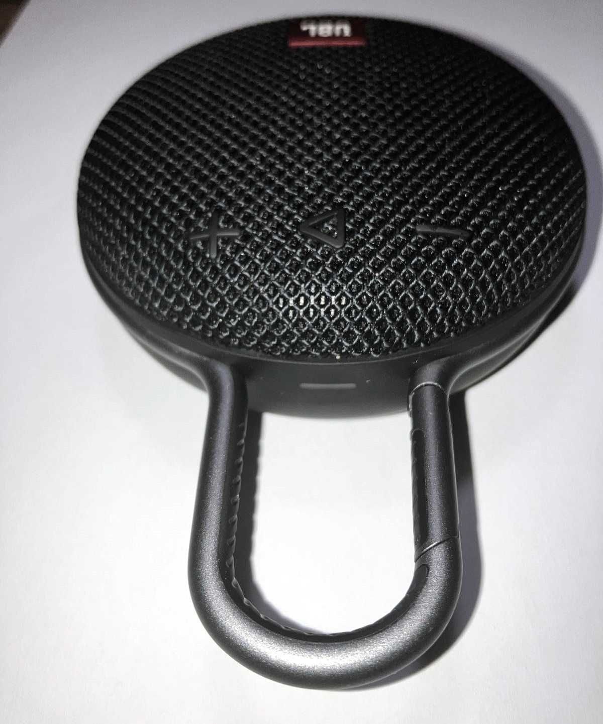 Продавам преносима колонка JBL Clip 3