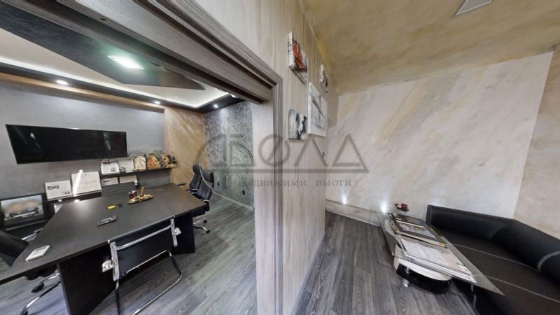 Продава се Тристаен апартамент в София, Център - 84 кв.м за 3810 €/кв.м - Снимка #3