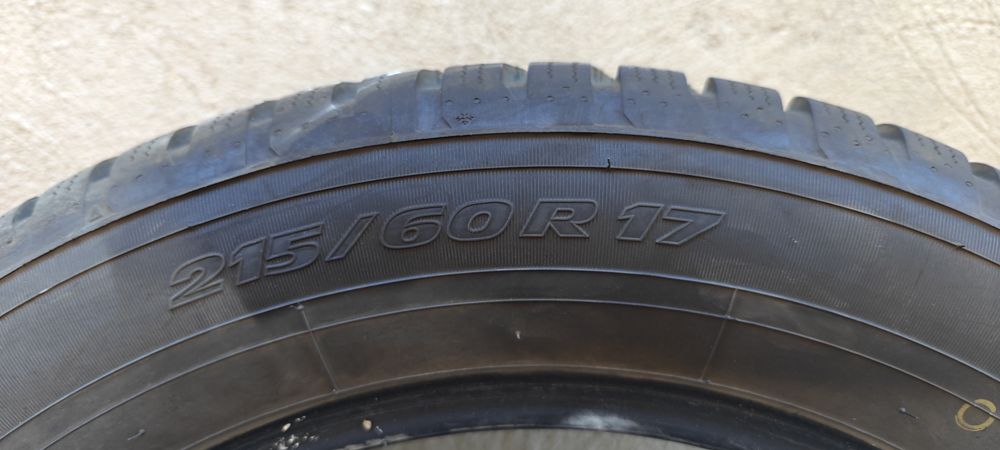 2 бр Зимни гуми Toyo 215/60/17