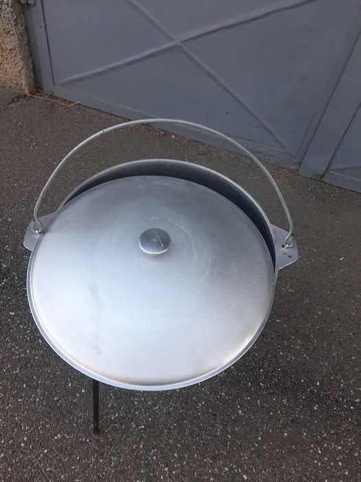 iniu de 40litri nou cu capac