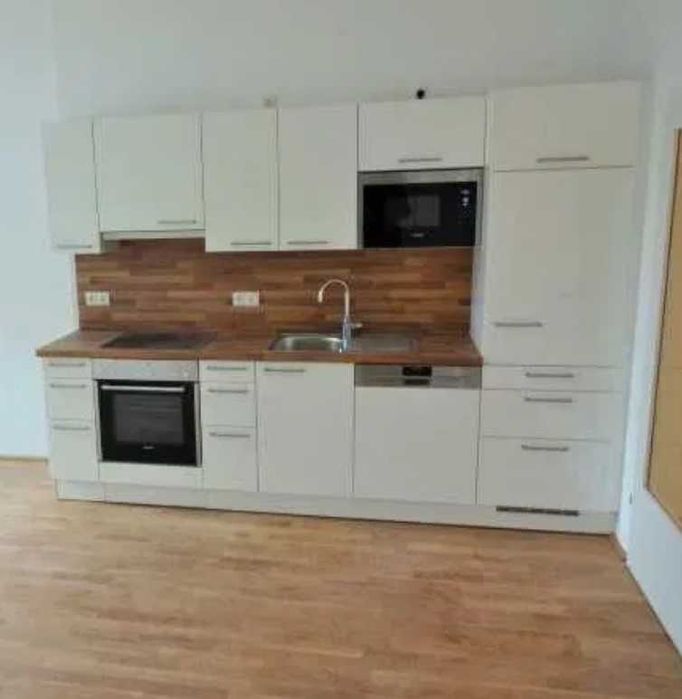 Дава се под наем Двустаен апартамент в Пловдив, Изгрев - 56 кв.м за 219.3 € - Снимка #1