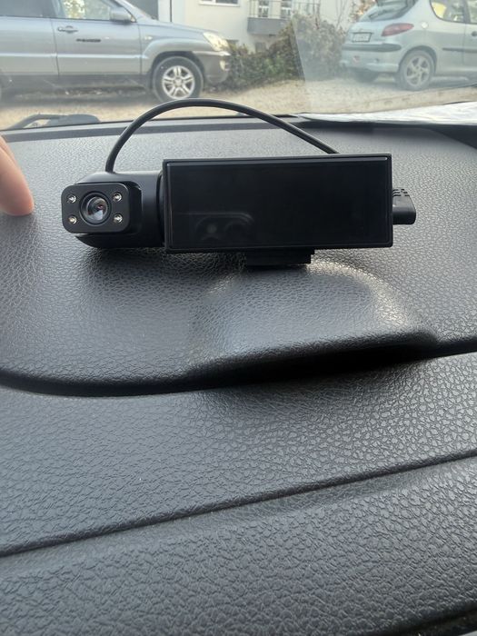 Видеорегистратор с две камери