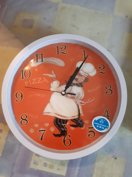 Часы на кухню в отличном состоянии. Новые