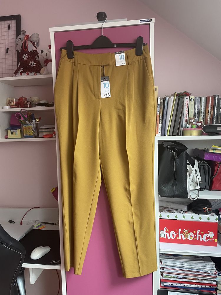 Pantaloni mustar eleganti