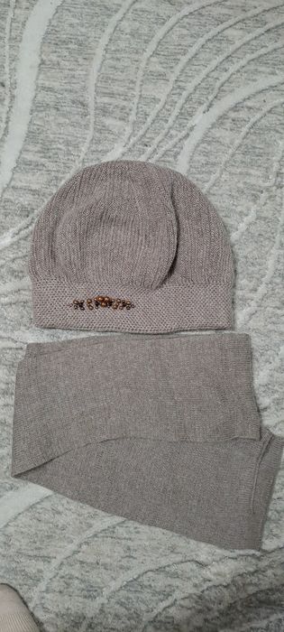 Продаю женские шапки