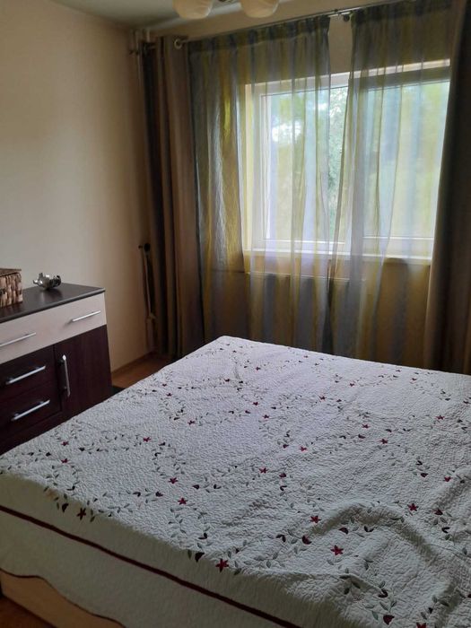 Inchiriez apartament, 3 camere, zona Paltinis, Ploiesti