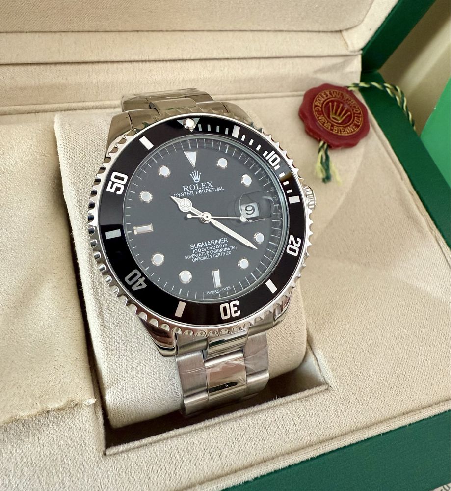 Часовник Rolex Submariner - Самонавиващ механизъм с кутия и документи