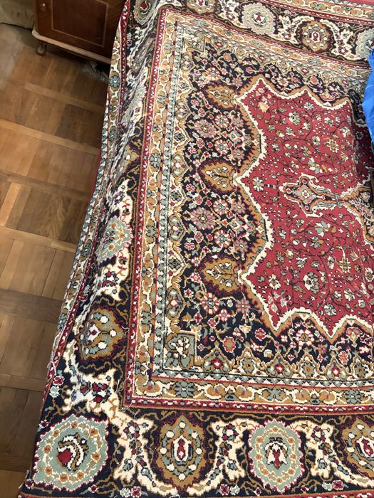 Продаю Ковры почти новые