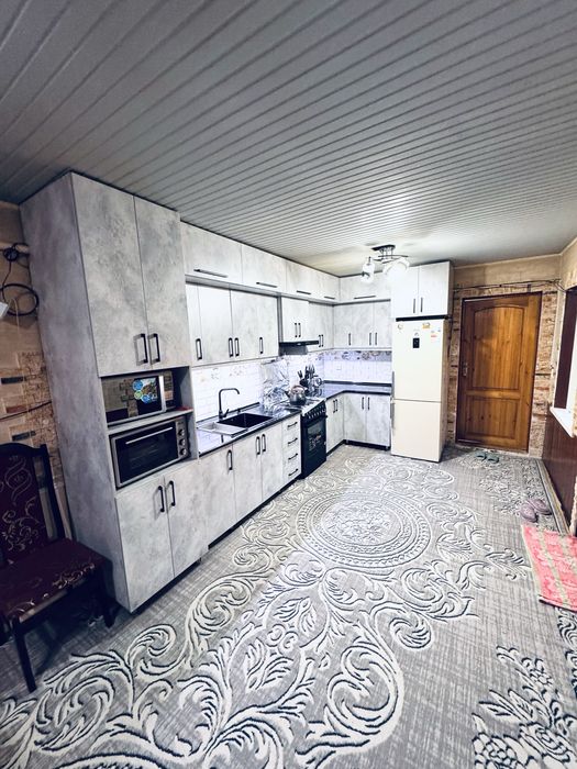 Продается дом 4 соток. 5 комнат. Кибрай. Набережная