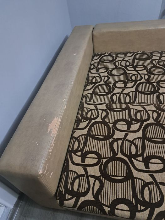 Vand coltar extensibili cu lada de depozitare!