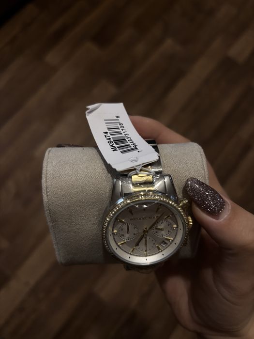 Продам часы Michael  kors
