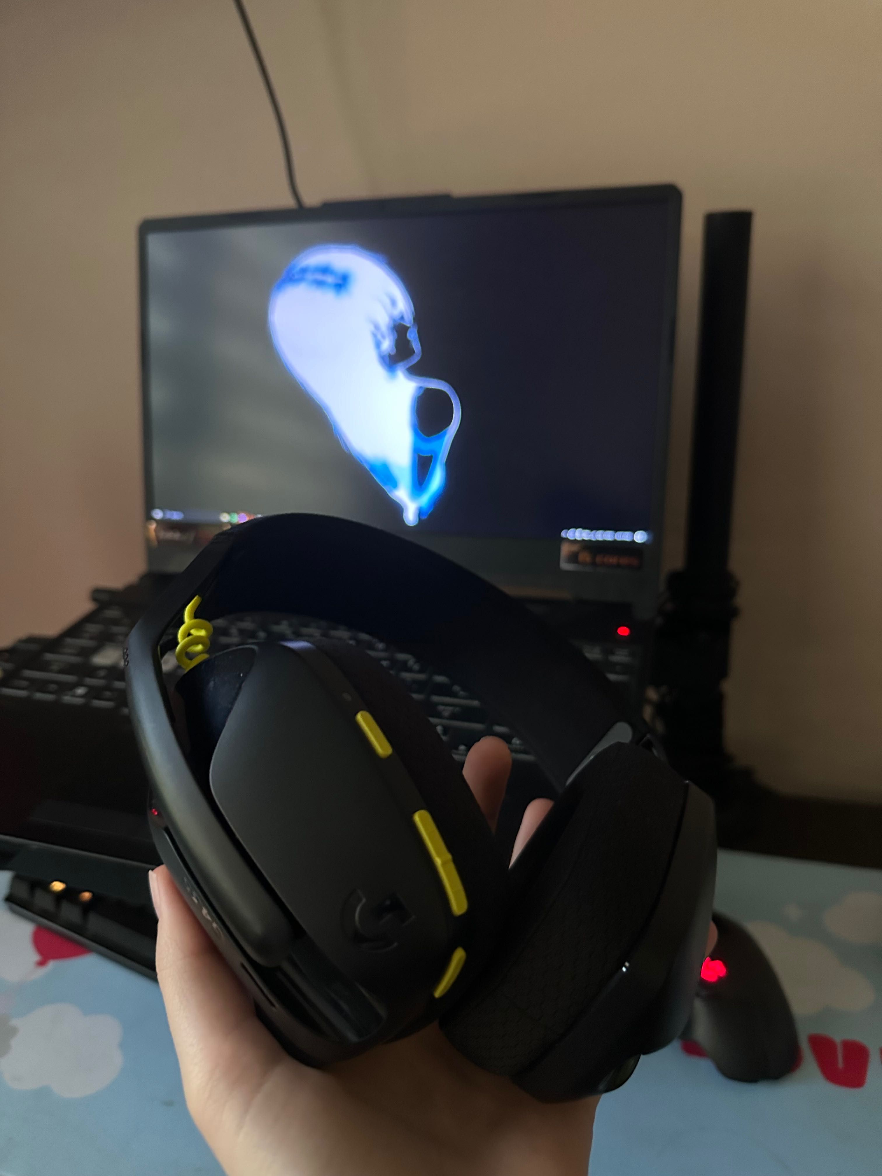 Продавам слушалки Logitech G435 като НОВИ